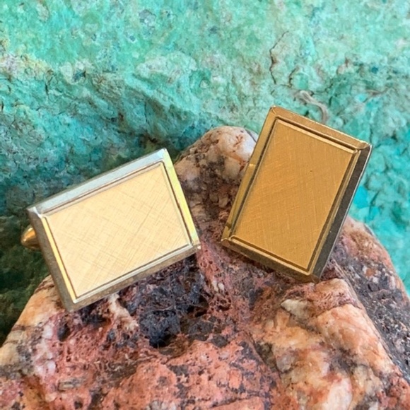 Men's Vintage SWANK Gold Tone Cuff Links - Picture 1 of 3